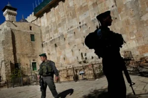 “الإفتاء” يرفض مشروع قانون يدعو إلى فرض السيادة الإسرائيلية الحرم الإبراهيمي